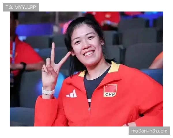 李盈莹训练完直接拎爱马仕去吃夜宵？